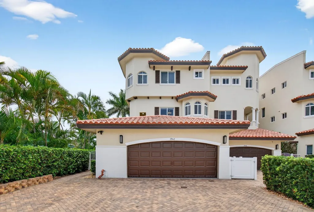 1942 NE 6th Street Deerfield Beach FL 33441