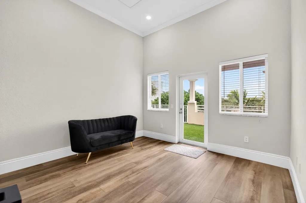 1942 NE 6th Street Deerfield Beach FL 33441