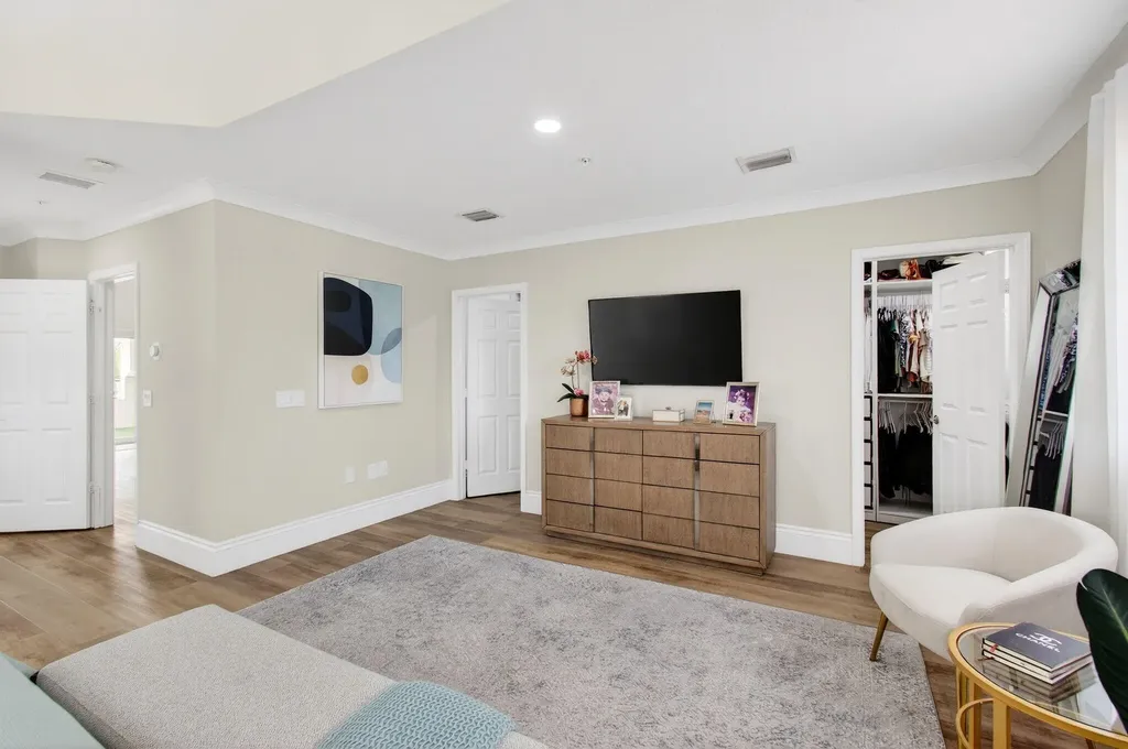 1942 NE 6th Street Deerfield Beach FL 33441
