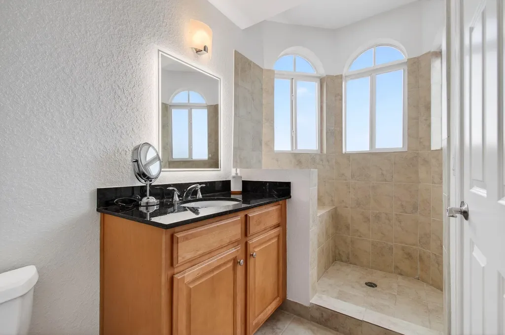 1942 NE 6th Street Deerfield Beach FL 33441