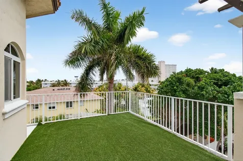 1942 NE 6th Street Deerfield Beach FL 33441