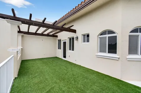 1942 NE 6th Street Deerfield Beach FL 33441