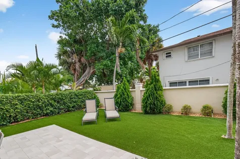 1942 NE 6th Street Deerfield Beach FL 33441