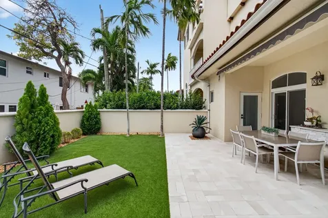 1942 NE 6th Street Deerfield Beach FL 33441