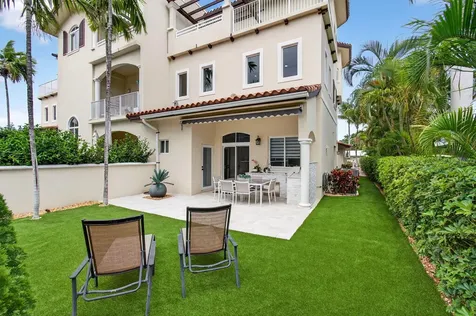 1942 NE 6th Street Deerfield Beach FL 33441