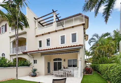 1942 NE 6th Street Deerfield Beach FL 33441