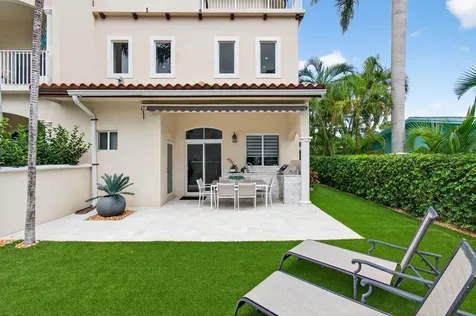 1942 NE 6th Street Deerfield Beach FL 33441