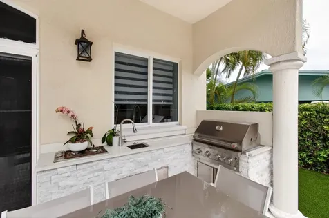 1942 NE 6th Street Deerfield Beach FL 33441