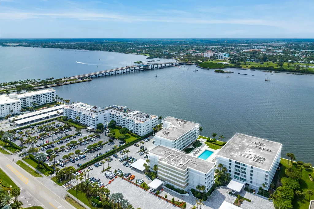 2784 S Ocean Boulevard Palm Beach FL 33480
