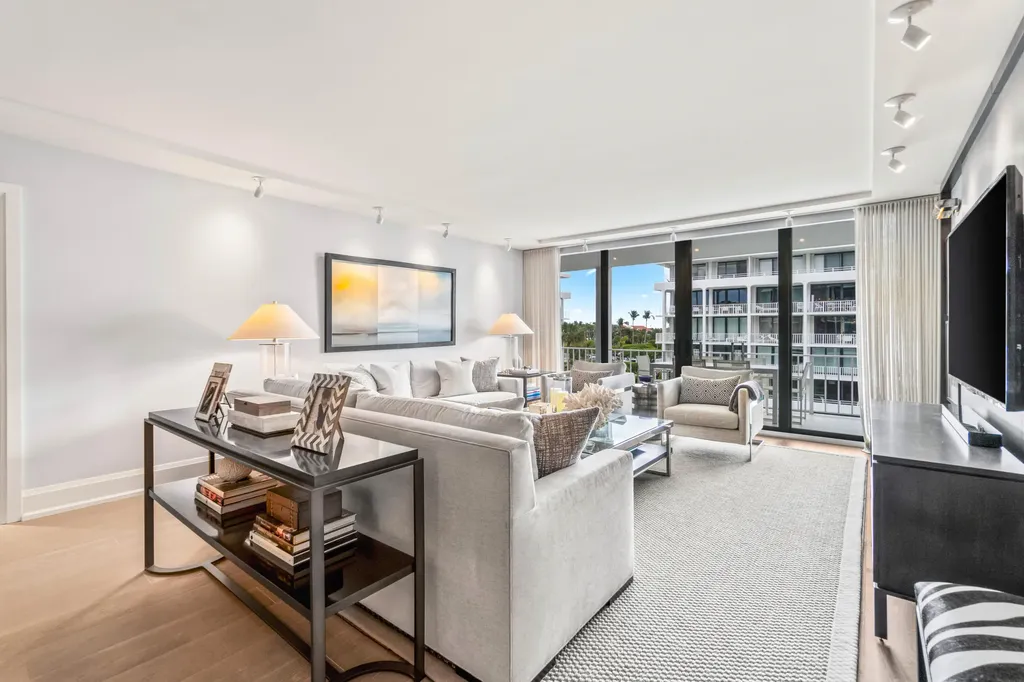 2784 S Ocean Boulevard Palm Beach FL 33480