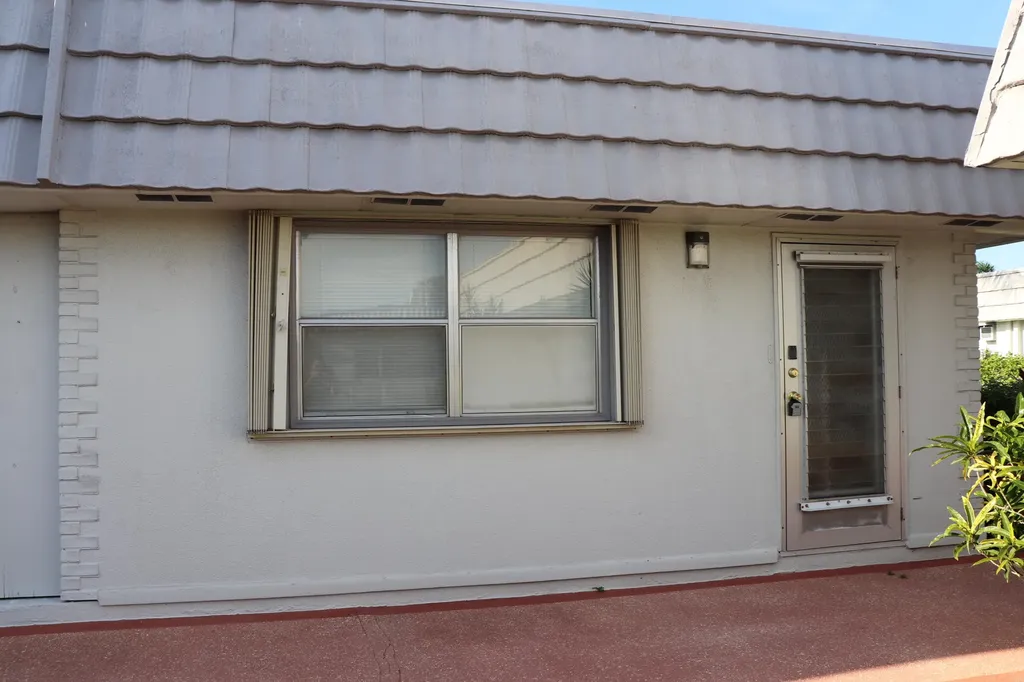 39 Valencia Delray Beach FL 33446