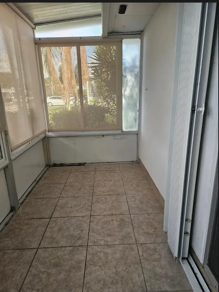 39 Valencia Delray Beach FL 33446
