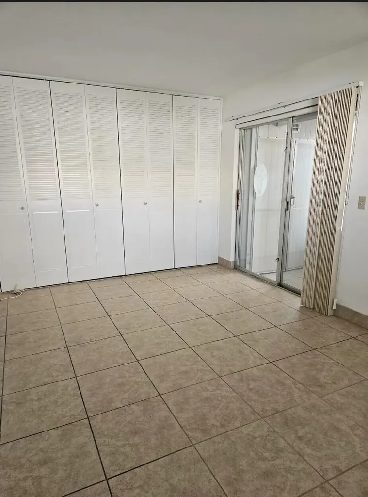 39 Valencia Delray Beach FL 33446