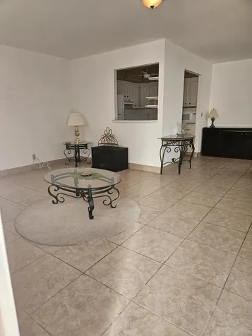 39 Valencia Delray Beach FL 33446