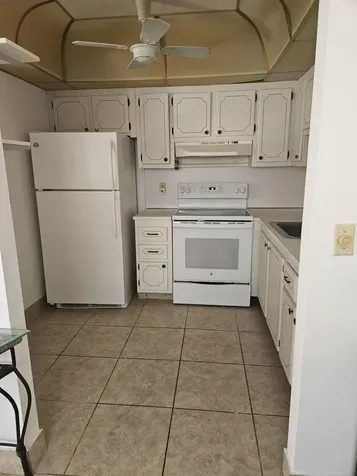 39 Valencia Delray Beach FL 33446