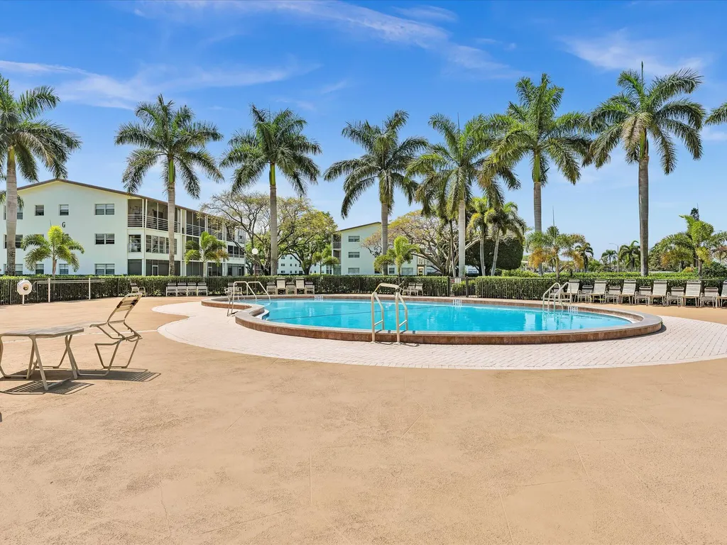 289 Fanshaw Boca Raton FL 33434