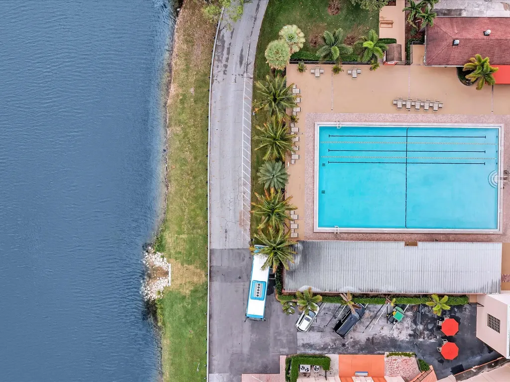 289 Fanshaw Boca Raton FL 33434