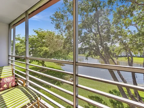 289 Fanshaw Boca Raton FL 33434