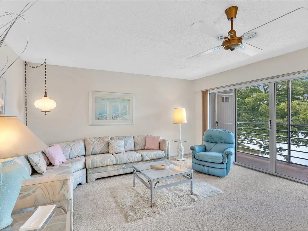 288 Fanshaw Boca Raton FL 33434