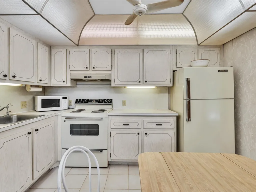 288 Fanshaw Boca Raton FL 33434