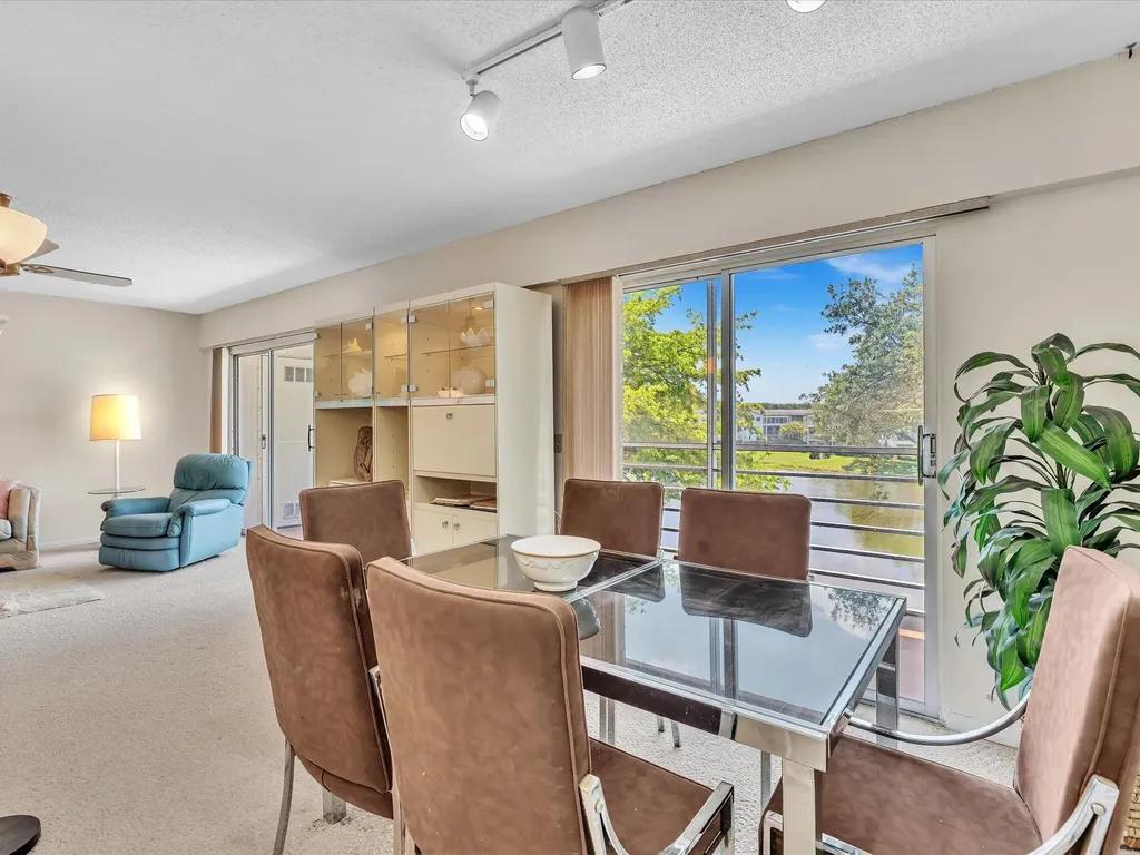 288 Fanshaw Boca Raton FL 33434