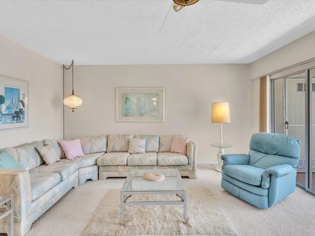 288 Fanshaw Boca Raton FL 33434