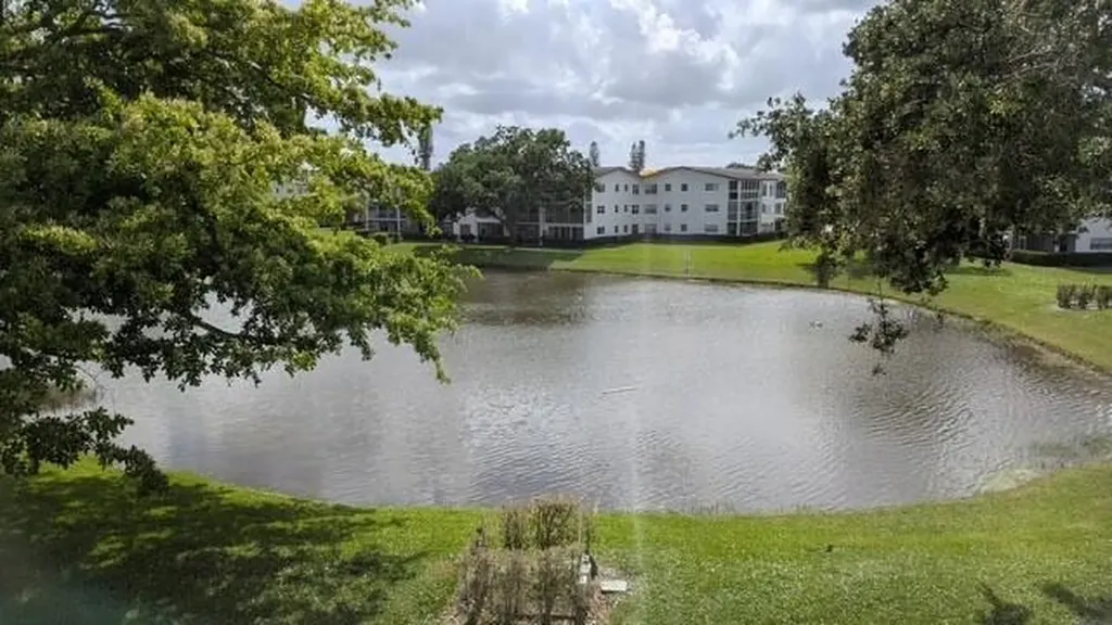 288 Fanshaw Boca Raton FL 33434