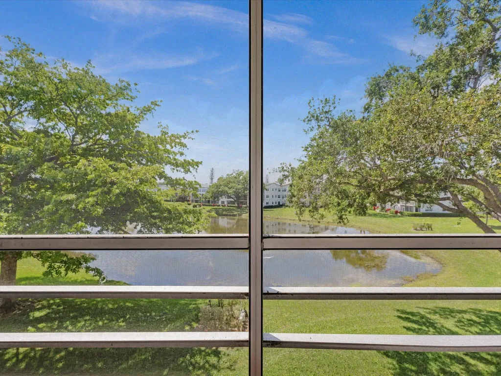 288 Fanshaw Boca Raton FL 33434