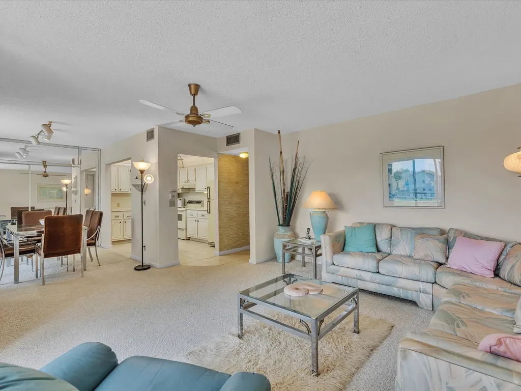 288 Fanshaw Boca Raton FL 33434