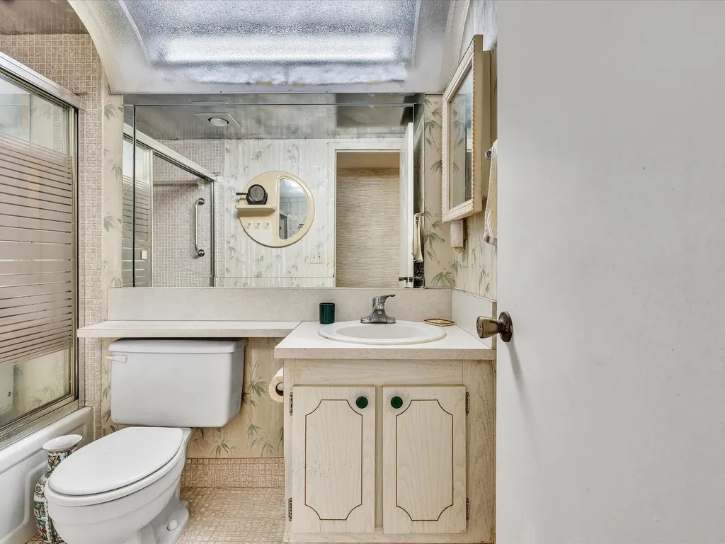 288 Fanshaw Boca Raton FL 33434