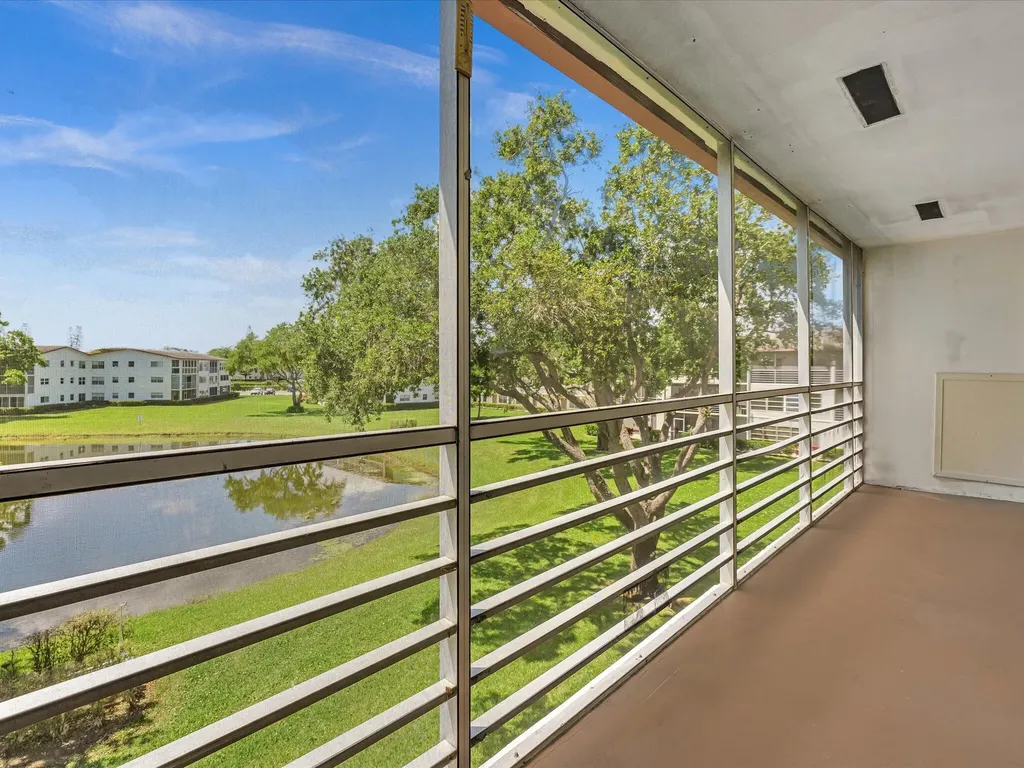 288 Fanshaw Boca Raton FL 33434