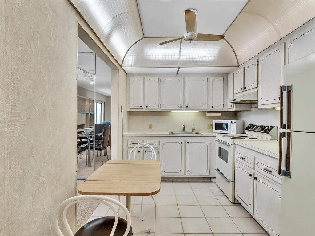288 Fanshaw Boca Raton FL 33434