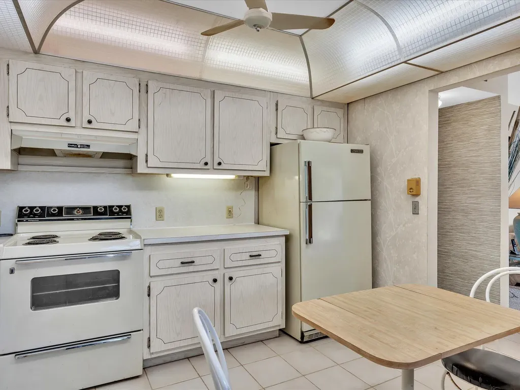 288 Fanshaw Boca Raton FL 33434