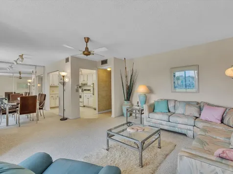 288 Fanshaw Boca Raton FL 33434