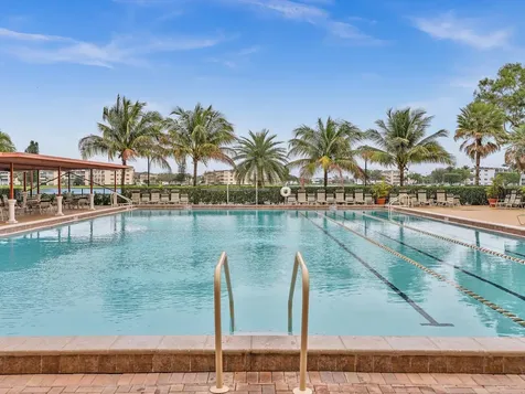 288 Fanshaw Boca Raton FL 33434