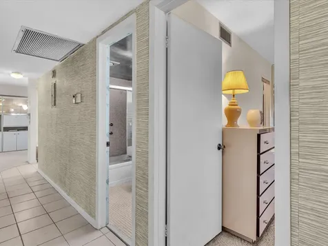288 Fanshaw Boca Raton FL 33434