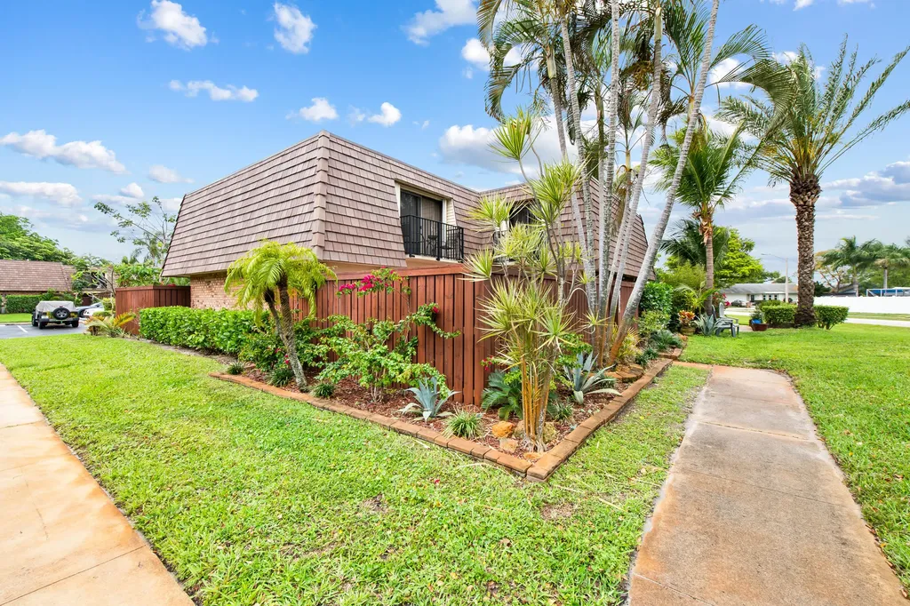 2774 SW 15th Street Deerfield Beach FL 33442