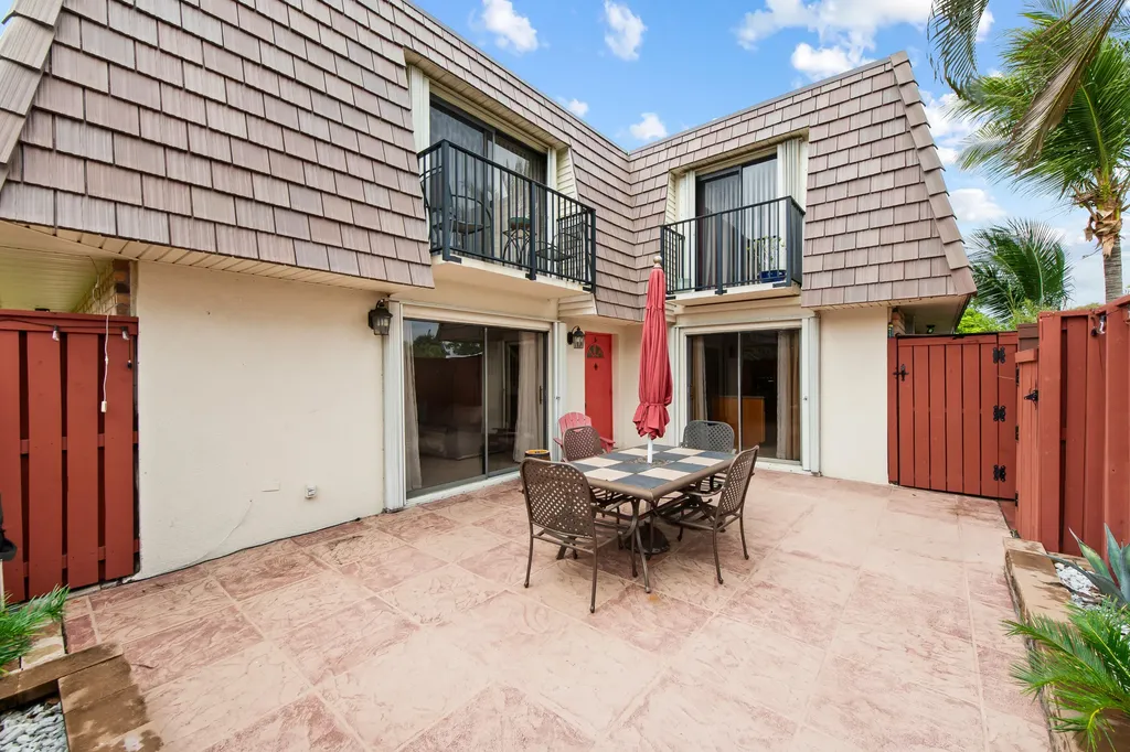 2774 SW 15th Street Deerfield Beach FL 33442