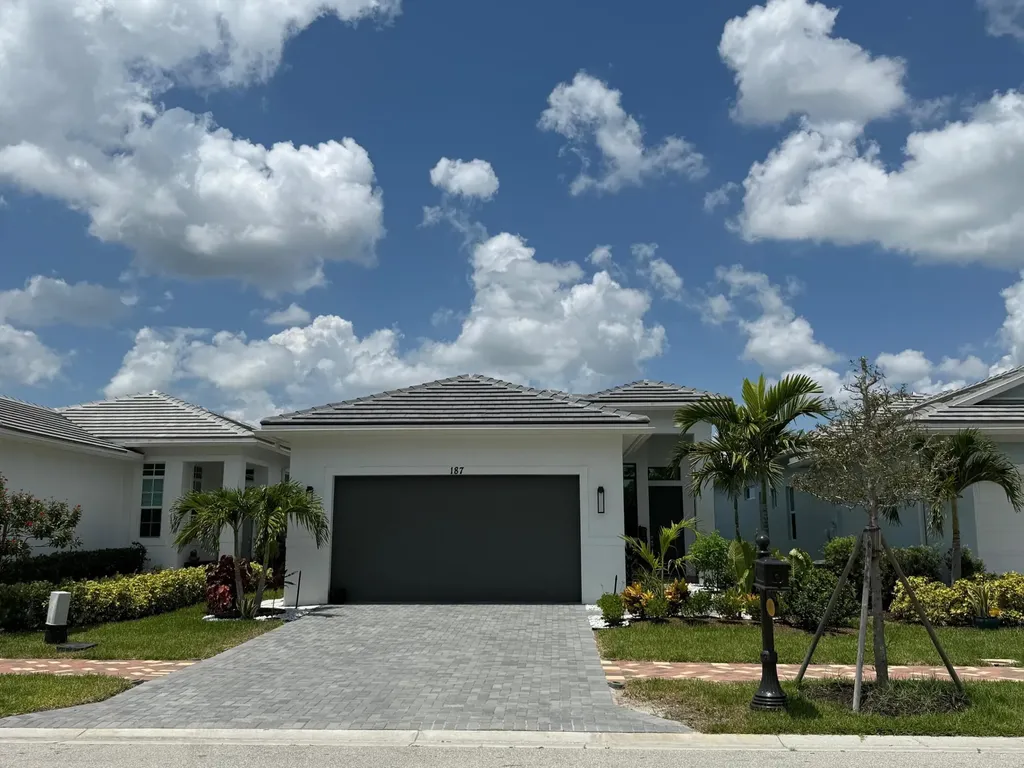 187 SE Via Sangro Port St Lucie FL 34952