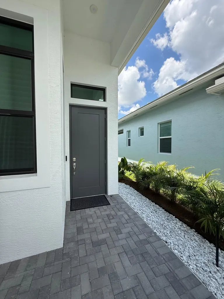 187 SE Via Sangro Port St Lucie FL 34952