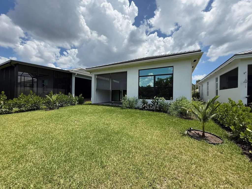 187 SE Via Sangro Port St Lucie FL 34952