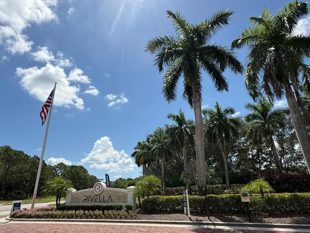 187 SE Via Sangro Port St Lucie FL 34952