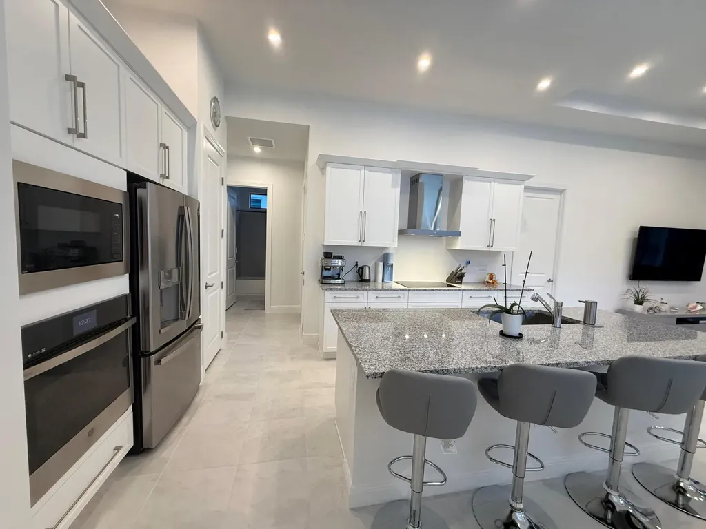 187 SE Via Sangro Port St Lucie FL 34952