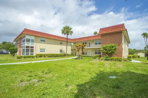 66 Woodland Drive Vero Beach FL 32962