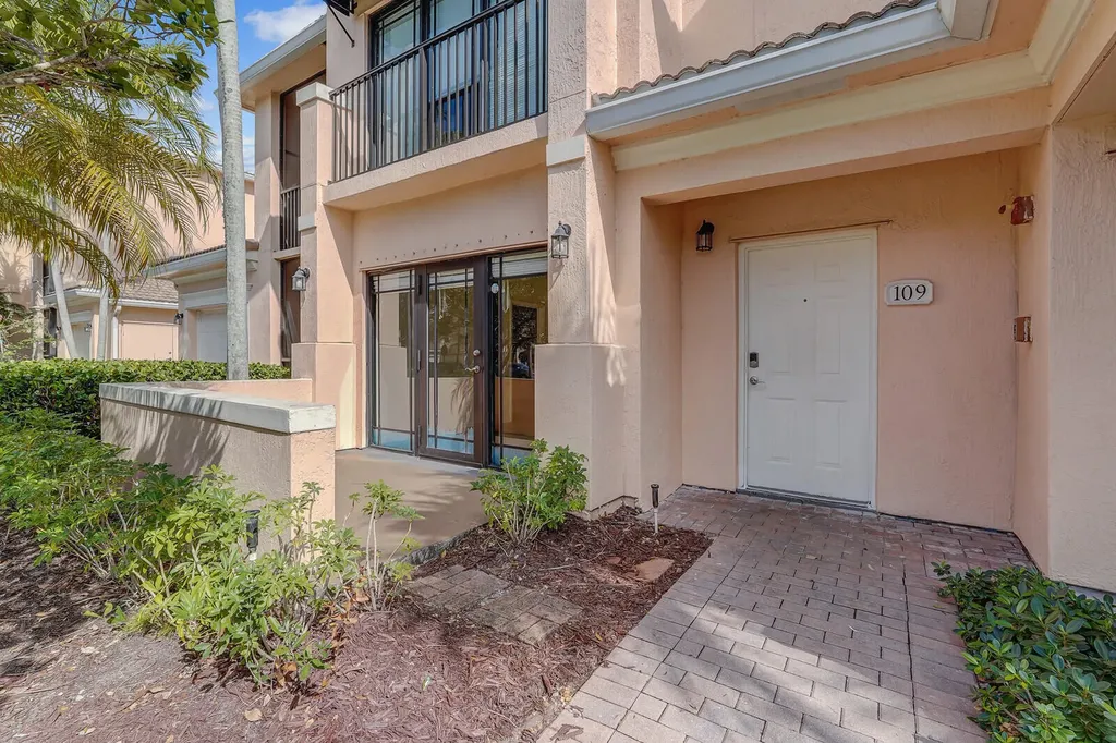 2916 Tuscany Court Palm Beach Gardens FL 33410
