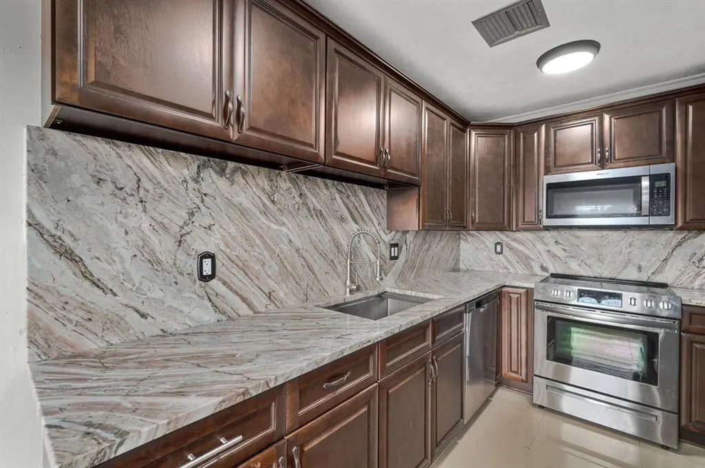 2601 Red Hibiscus Boulevard Delray Beach FL 33445