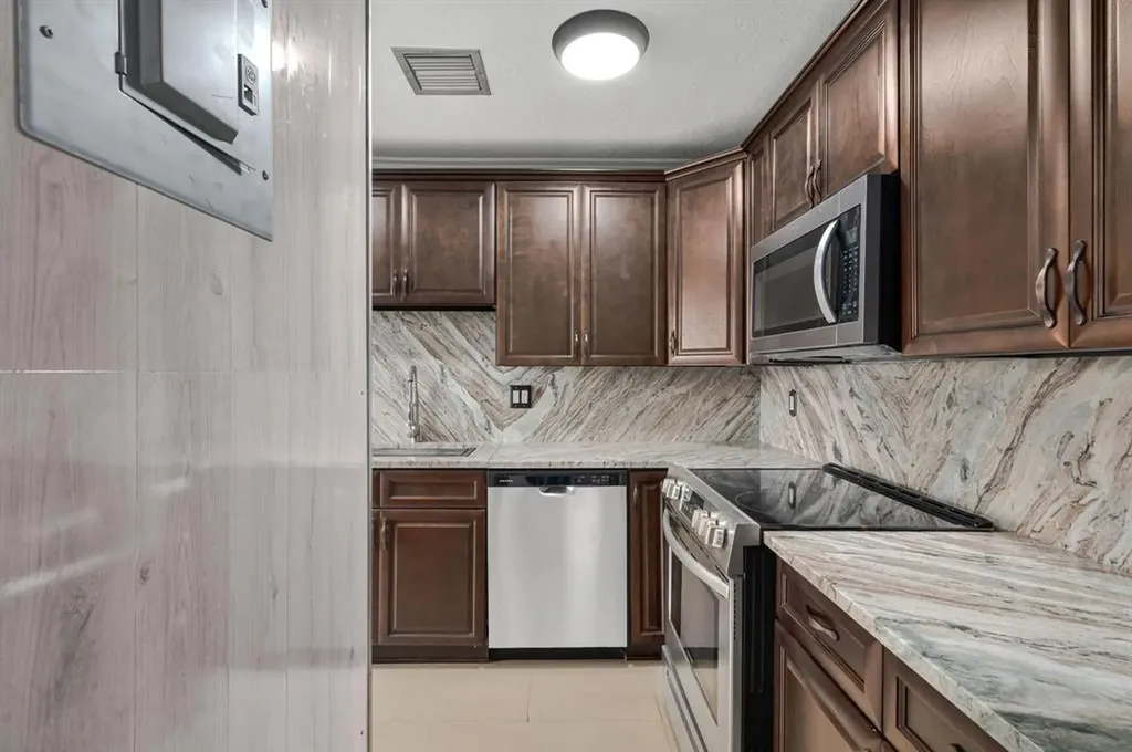 2601 Red Hibiscus Boulevard Delray Beach FL 33445