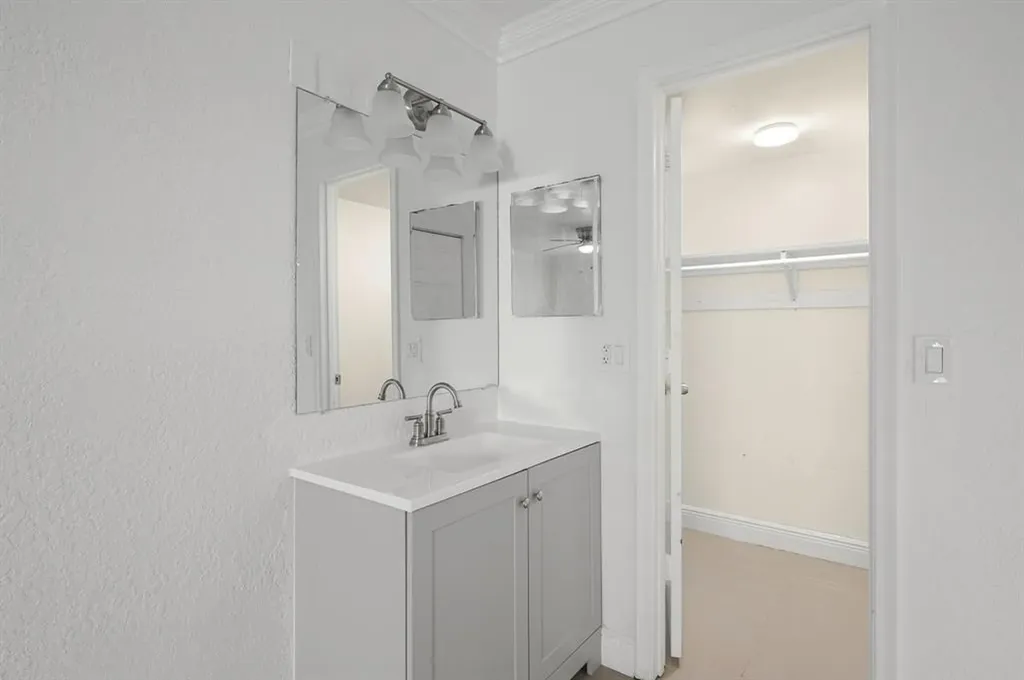 2601 Red Hibiscus Boulevard Delray Beach FL 33445