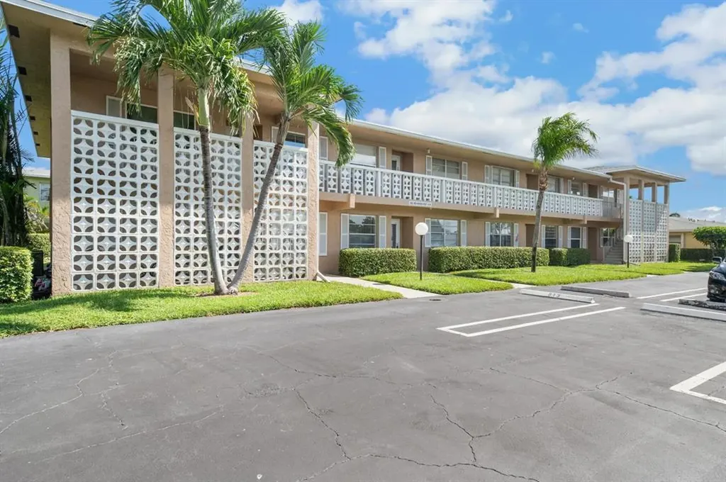 2601 Red Hibiscus Boulevard Delray Beach FL 33445