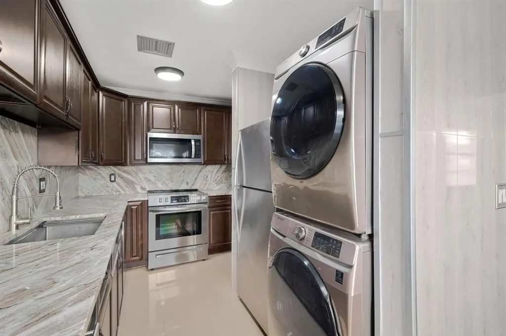2601 Red Hibiscus Boulevard Delray Beach FL 33445